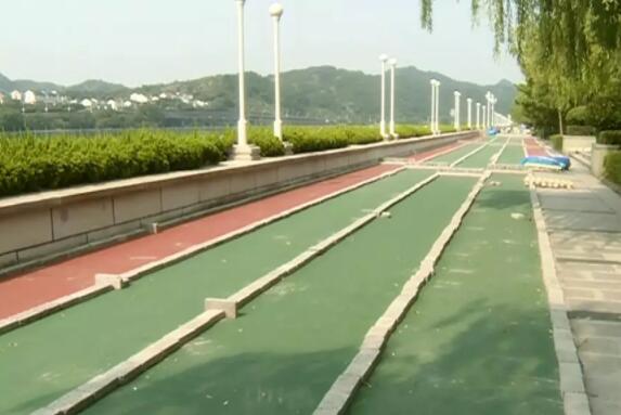 預制卷材健身步道鋪設(shè)